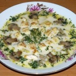 Сырный суп с грибами и курицей