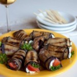 Рулетики из баклажана с фетой и помидорами