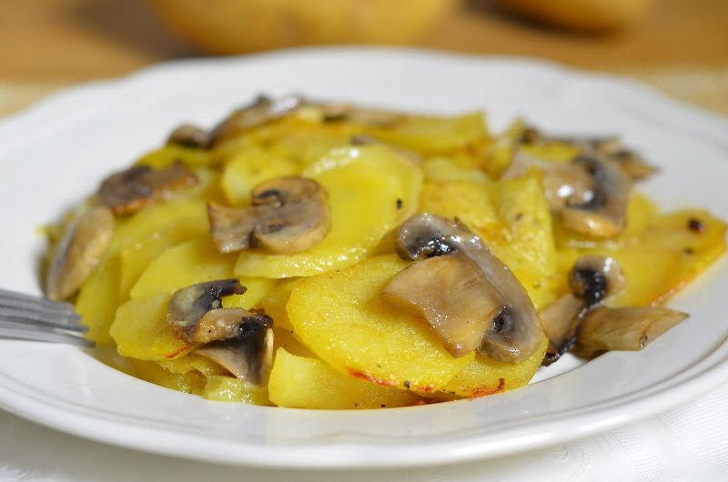 Картофель с грибами в сливках