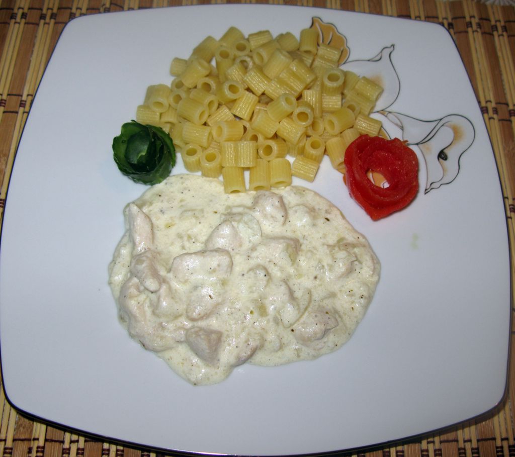 Куриное филе в сливочном соусе
