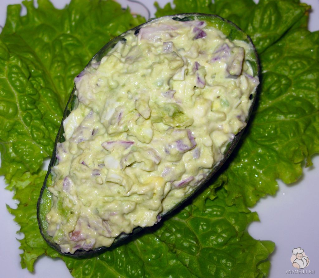 Салат с сельдью авокадо и яйцом (2)