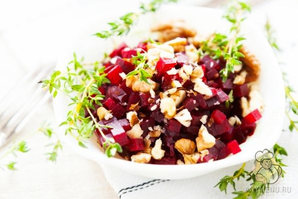 Постный салат из свеклы с грецкими орехами