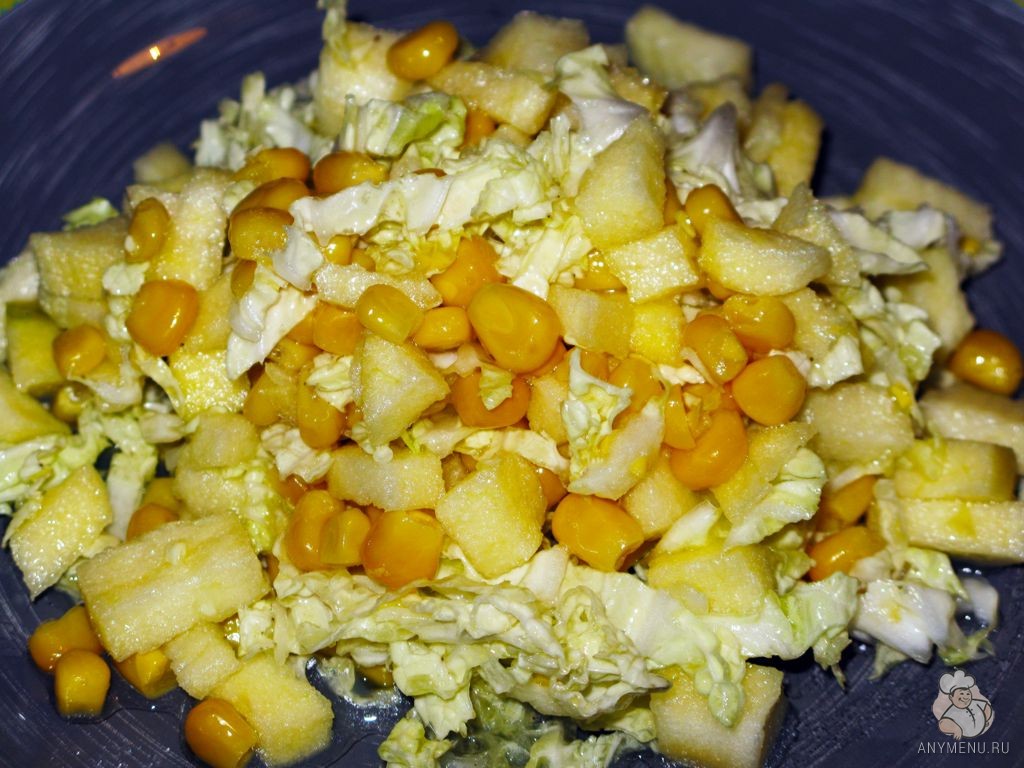 Салат капустный с кукурузой и яблоком (3)