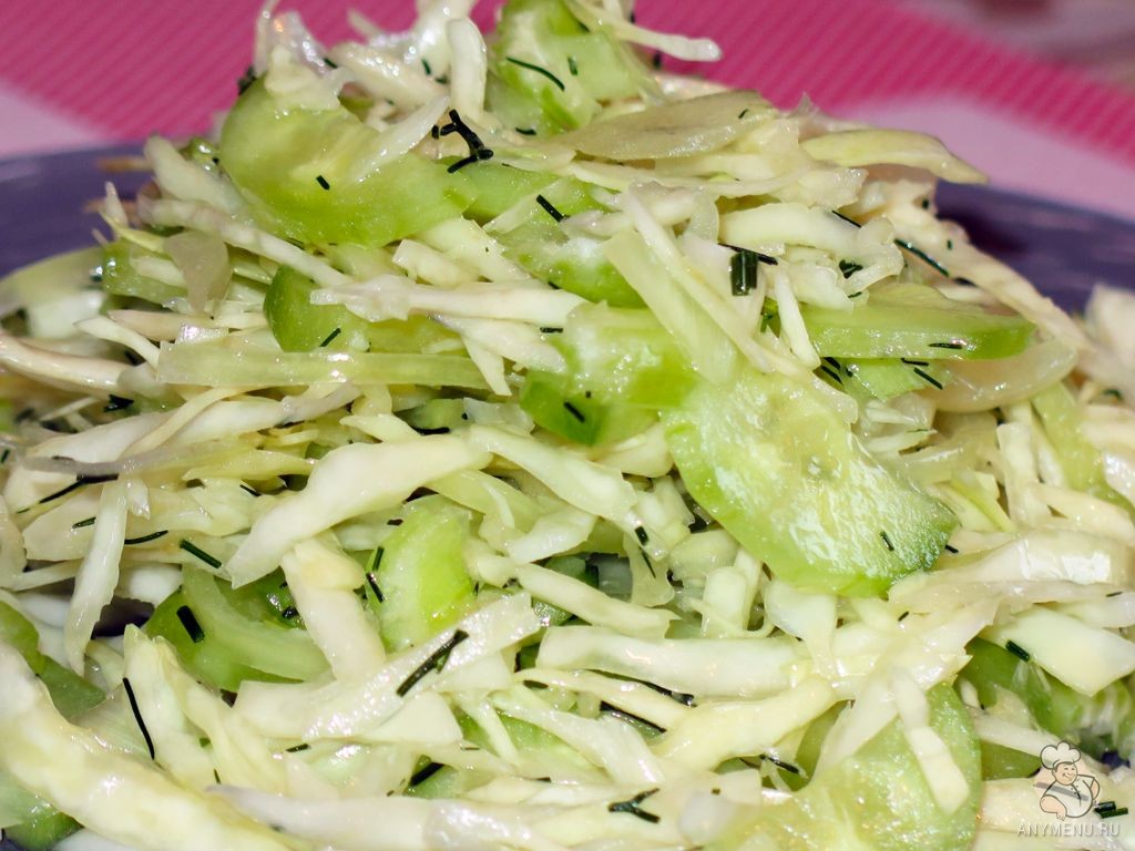 Салат из сельдерея капусты и огурцов (5)